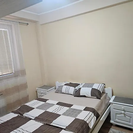 Relax 2, Sa Parkingom